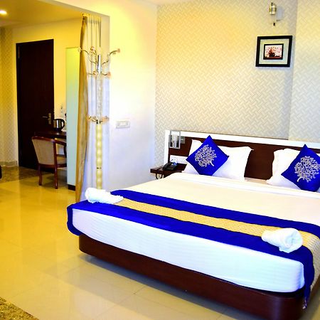 Hotel Landmark Bhubaneswar Exterior foto
